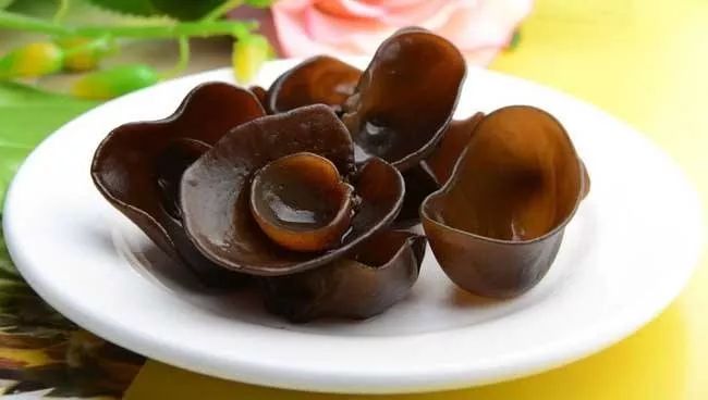 吃了一盘家常菜女子肝脏缩一半,女子吃了这道家常菜肝脏缩了一半