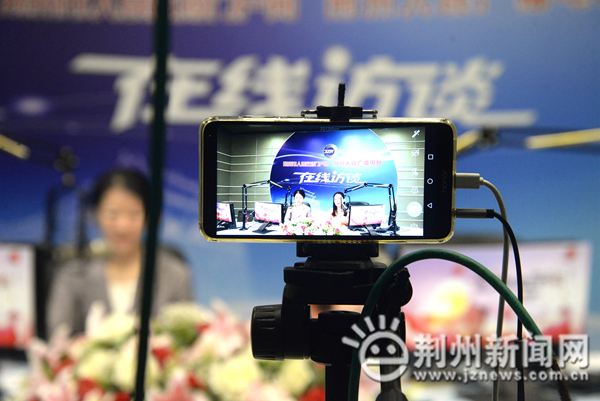 孙玉秋做客《行风热线》畅谈血吸虫病防控形势