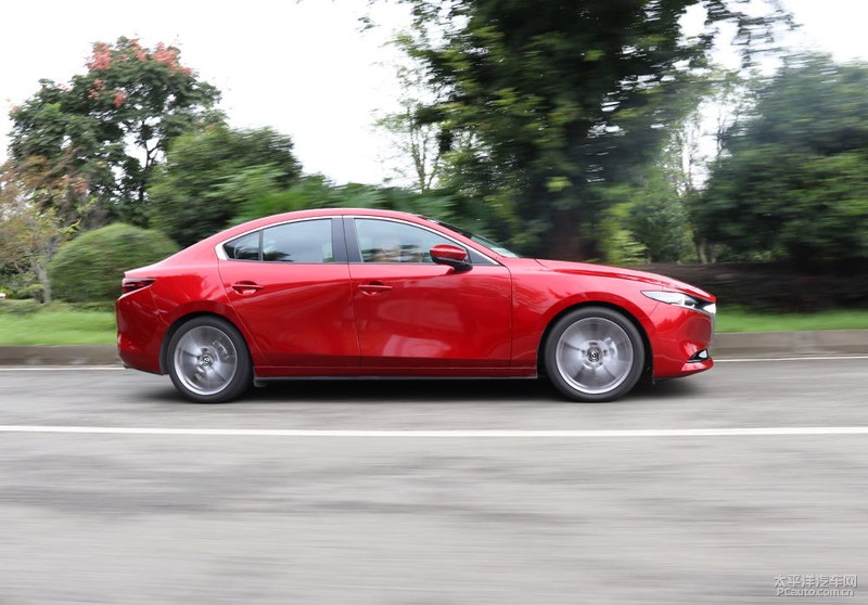 次世代mazda3昂克赛拉荣膺双3强,马自达3axela昂克赛拉参数