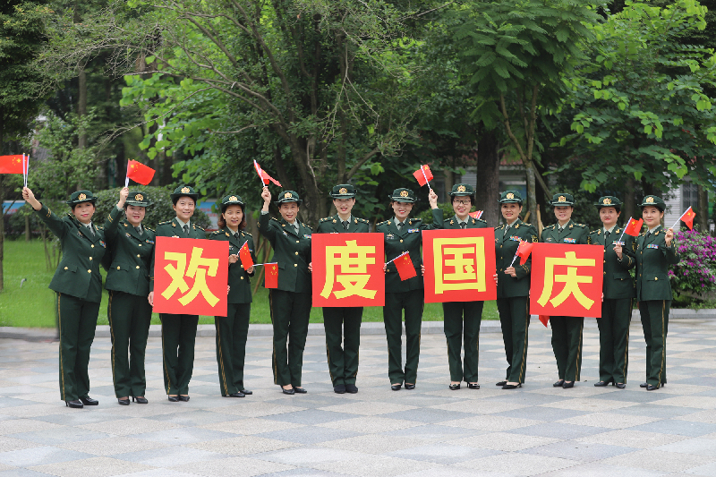 我与国旗合个影武警,我与国旗合个影警察