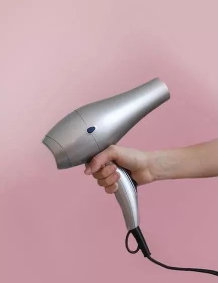 黄色墙壁脏了怎么消除小妙招,白色的墙壁脏了重刷怎么弄