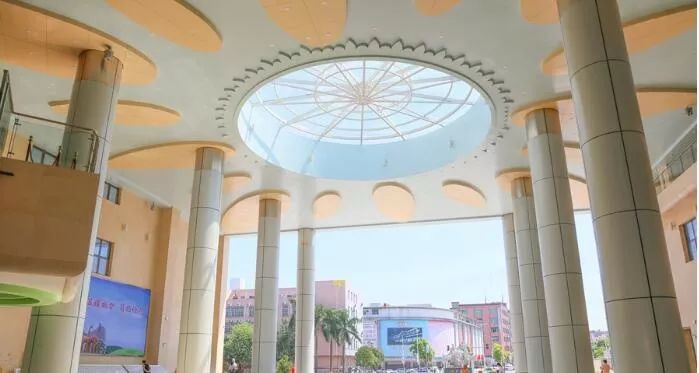 东莞儿童医院住院部,东莞市儿童医院长颈鹿