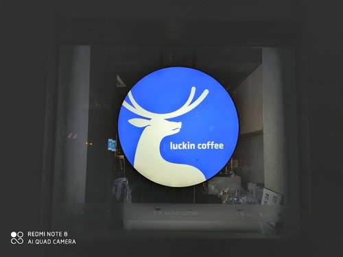 谁才是千元之内的拍照王者荣耀Play3VSRedmiNote8