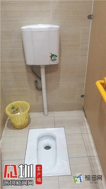 厕间清扫不及时福田厕评在南园街道开出本季第二张罚单