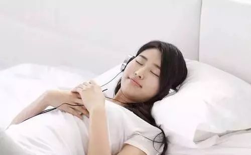 年纪轻轻就耳背？这样做有损听力