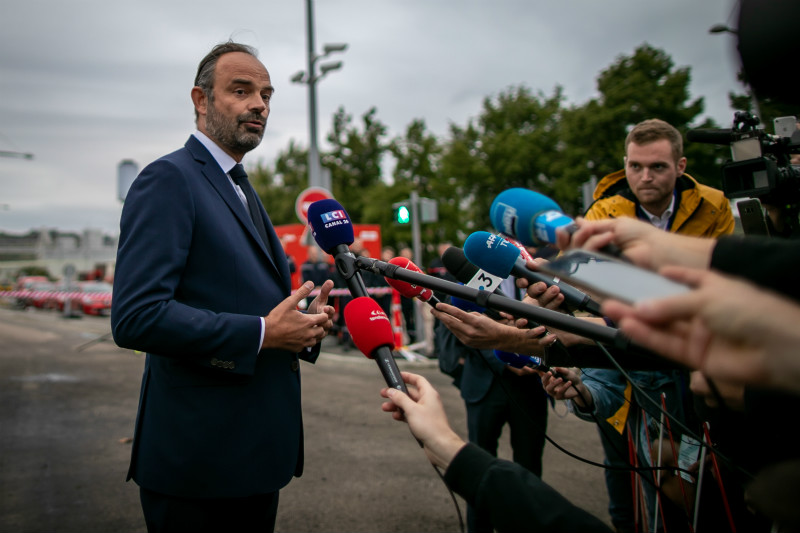 鲁昂火灾引发政府信任危机民众*威示**