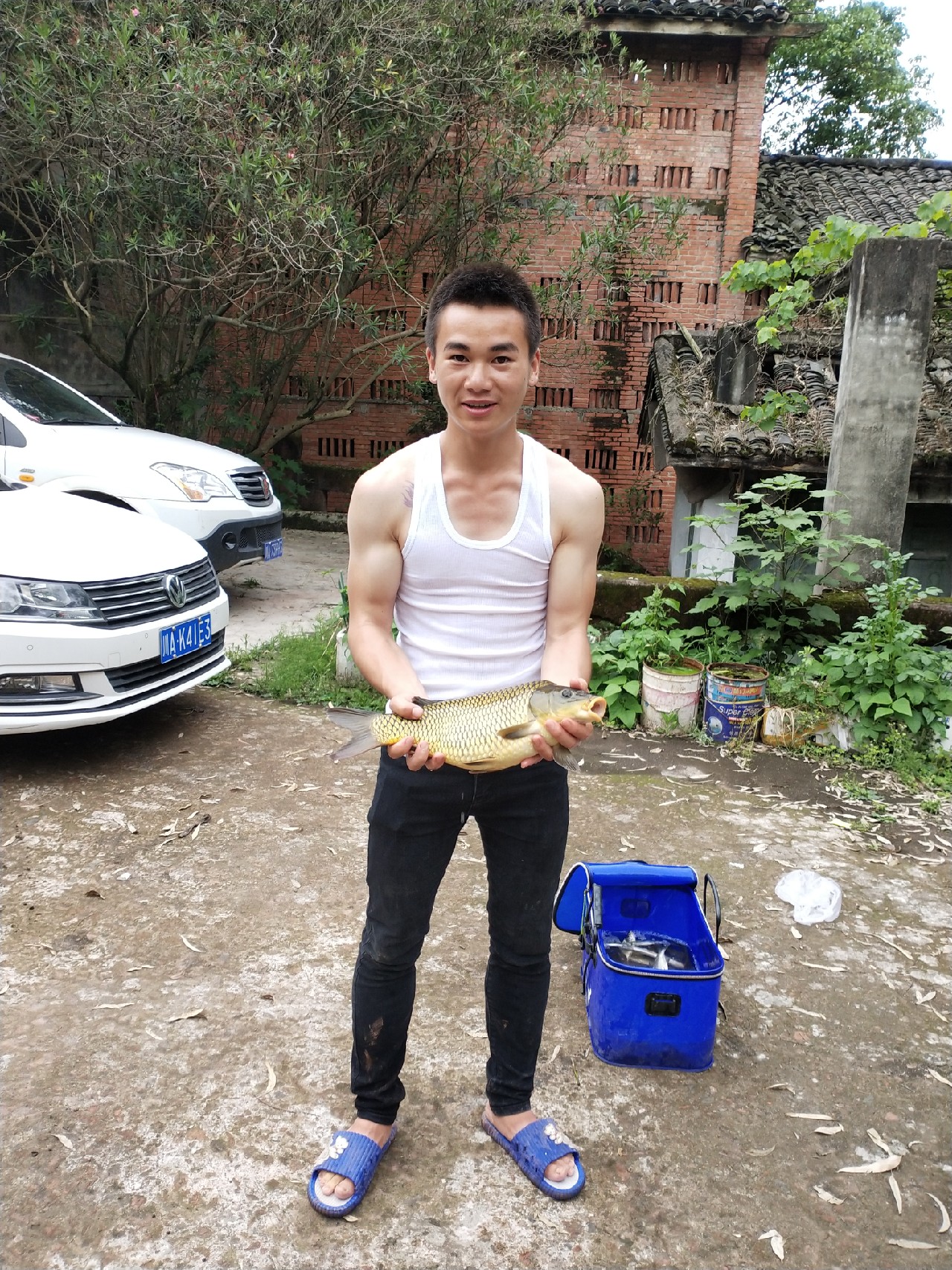 无奈捅了奶鲤窝连竿连得怀疑人生