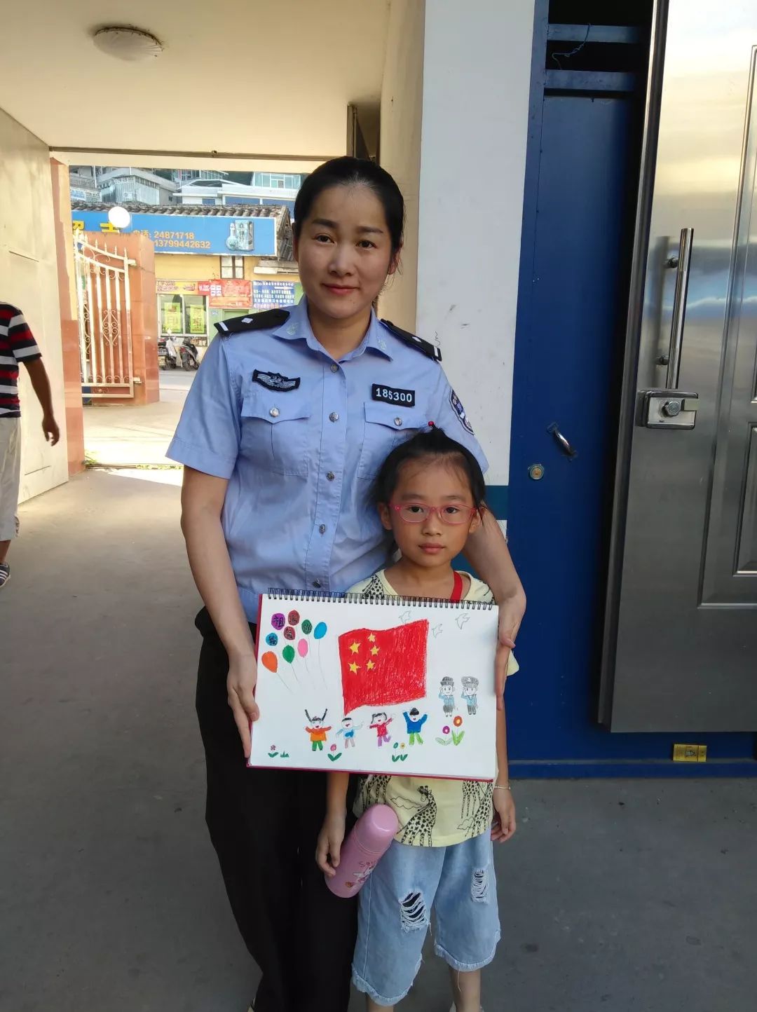 不一样的国庆献礼，福州警宝画出对祖国的爱