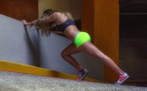 跑步髋关节疼痛怎么练恢复快,跑步导致膝盖内侧疼痛多久恢复