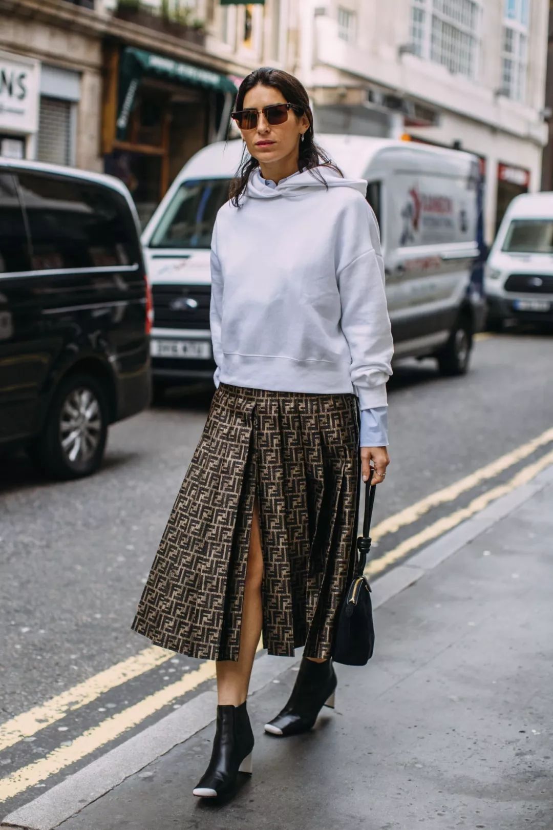 100块左右的卫衣质量怎么样,几十块的卫衣和几百块区别