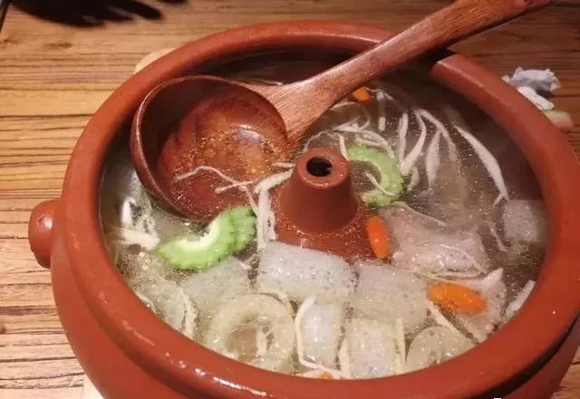 不出昆明就能吃到版纳特色烧烤,不出京城就可以吃遍全国美食