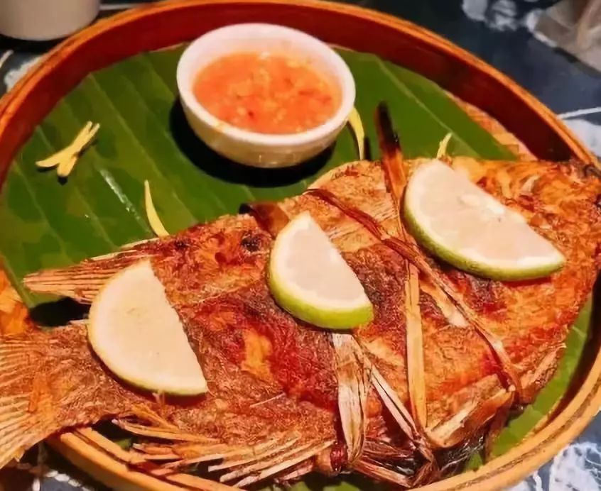 不出昆明就能吃到版纳特色烧烤,不出京城就可以吃遍全国美食