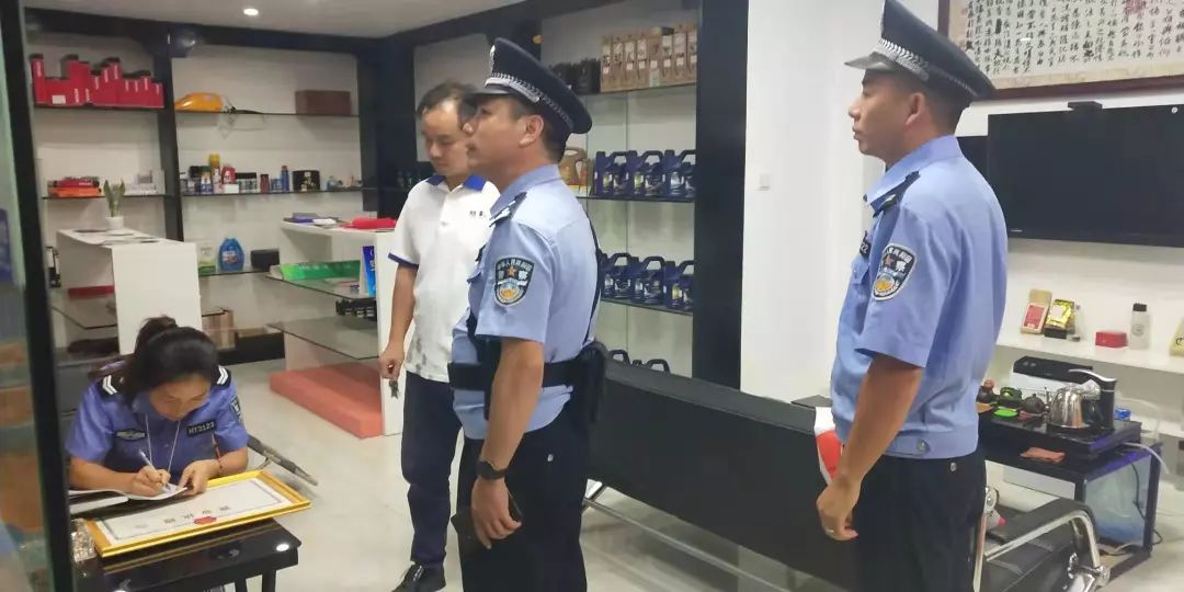 我在岗位上用行动守护平安,我在岗位上致敬特警