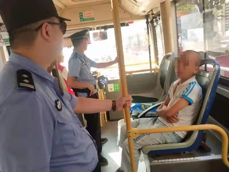 我在岗位上用行动守护平安,我在岗位上致敬特警