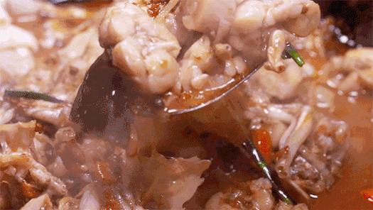 武汉：一碗热干面杀百鬼，一锅豆皮烫神仙