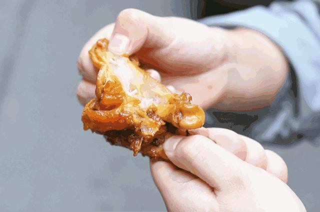 武汉：一碗热干面杀百鬼，一锅豆皮烫神仙