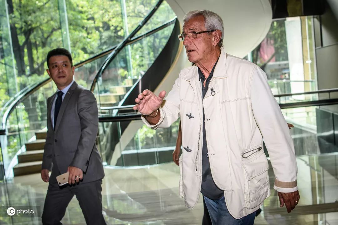 直击国足12强赛备战日本直播,直击国足主场迎战新加坡