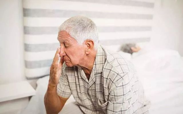 德国专利，最顶级的枕头！舒缓压力、四季通用～将科技与健康完美结合凝胶枕，躺着它真的很舒服