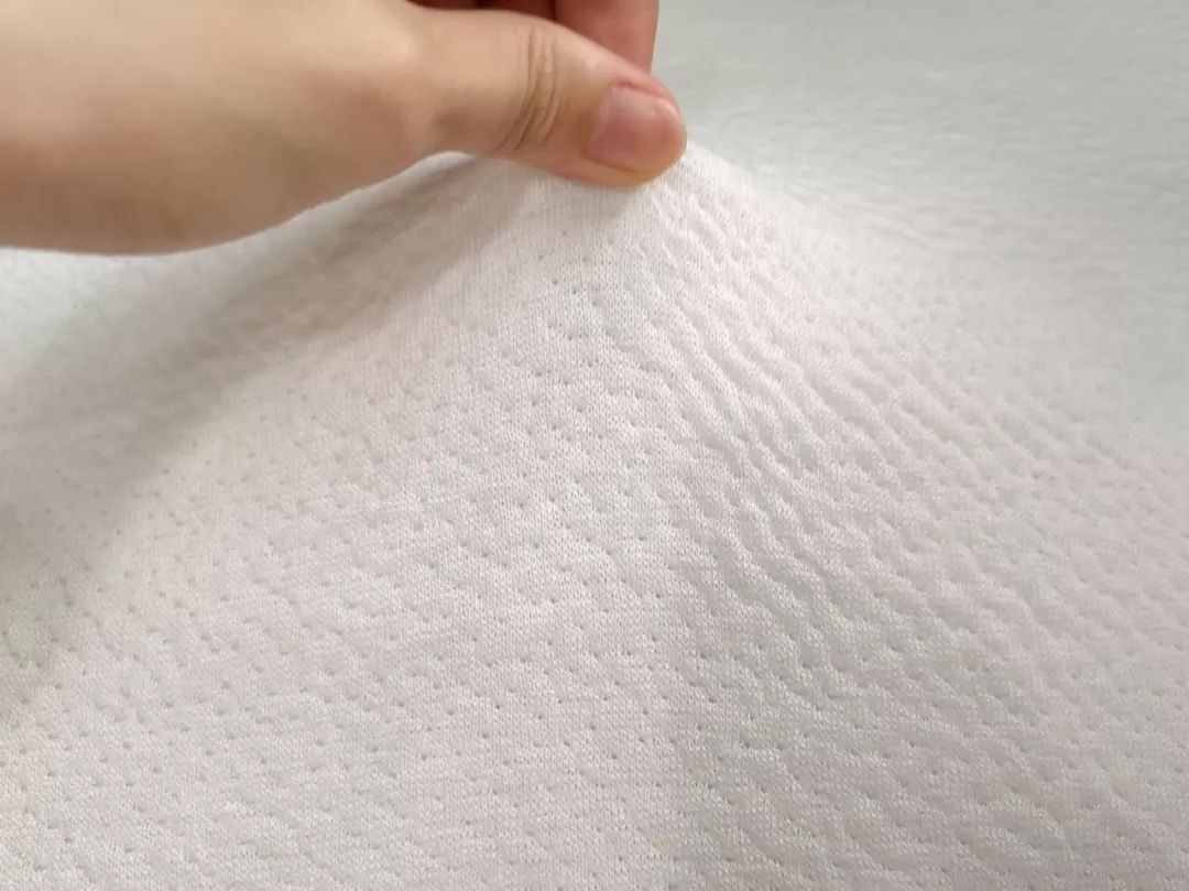 德国专利，最顶级的枕头！舒缓压力、四季通用～将科技与健康完美结合凝胶枕，躺着它真的很舒服