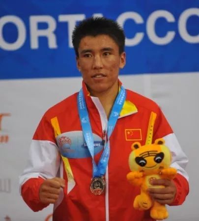 聚焦十四冬年轻选手创佳绩,十四冬赛场年轻选手创佳绩