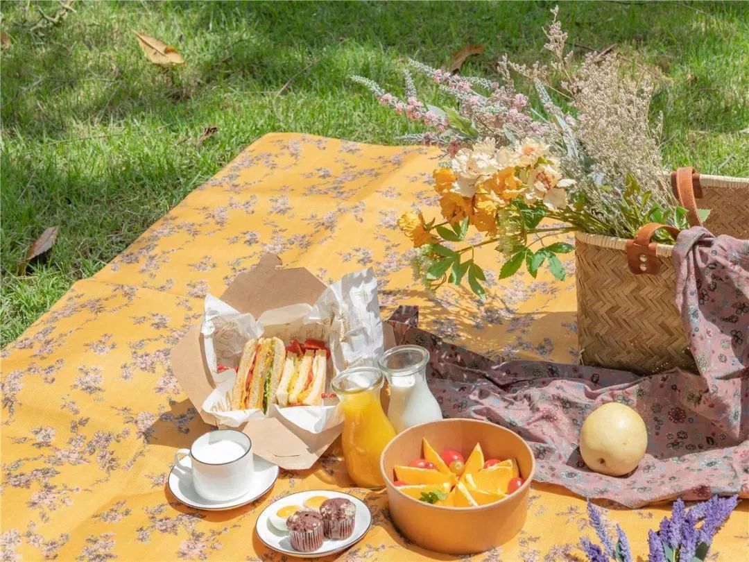 耗时3年的花间堂创始人新作，以船代步揭开杭城小众一面