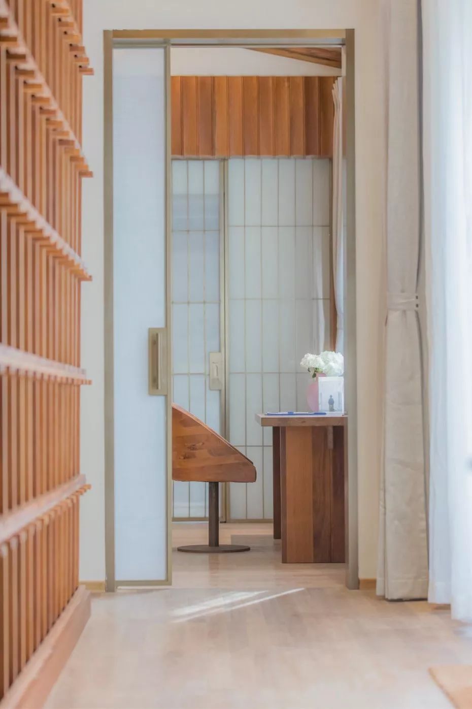 耗时3年的花间堂创始人新作，以船代步揭开杭城小众一面