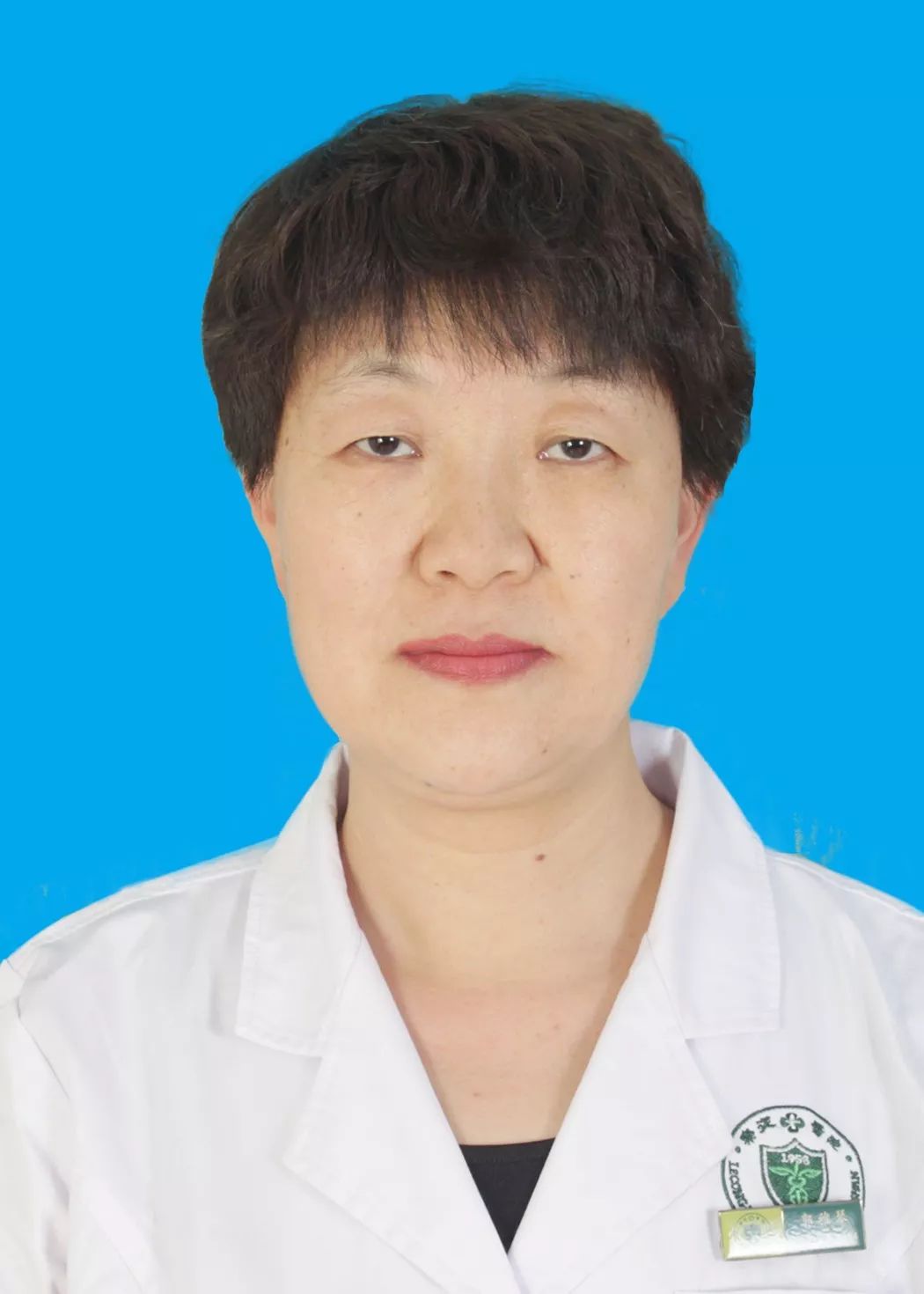 专家义诊下基层健康服务暖心,医护人员健康大礼包