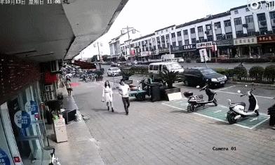 烧烤店起火扑救全过程,烧烤店着火怎么扑灭