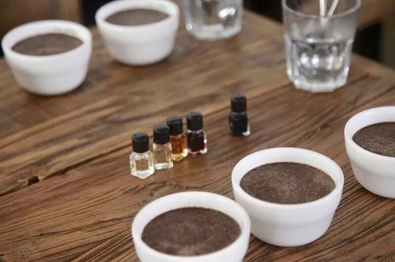 咖啡品鉴啜吸法,咖啡品鉴怎么描述