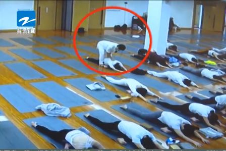 练习瑜伽拉伤膝盖内侧韧带怎么办,适合膝盖韧带损伤的锻炼瑜伽