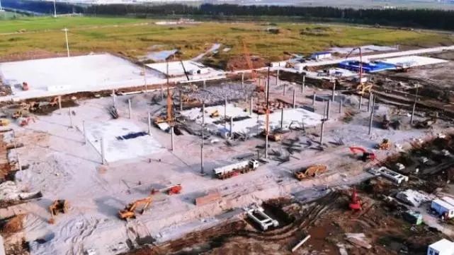 激进管理、超级优待、压力重重，特斯拉豪赌“中国工厂”