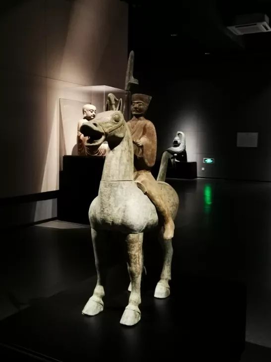 重庆大学建立了一个赝品博物馆,重庆大学赝品博物馆央视