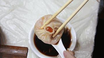 武汉：一碗热干面杀百鬼，一锅豆皮烫神仙