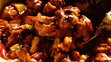 武汉：一碗热干面杀百鬼，一锅豆皮烫神仙