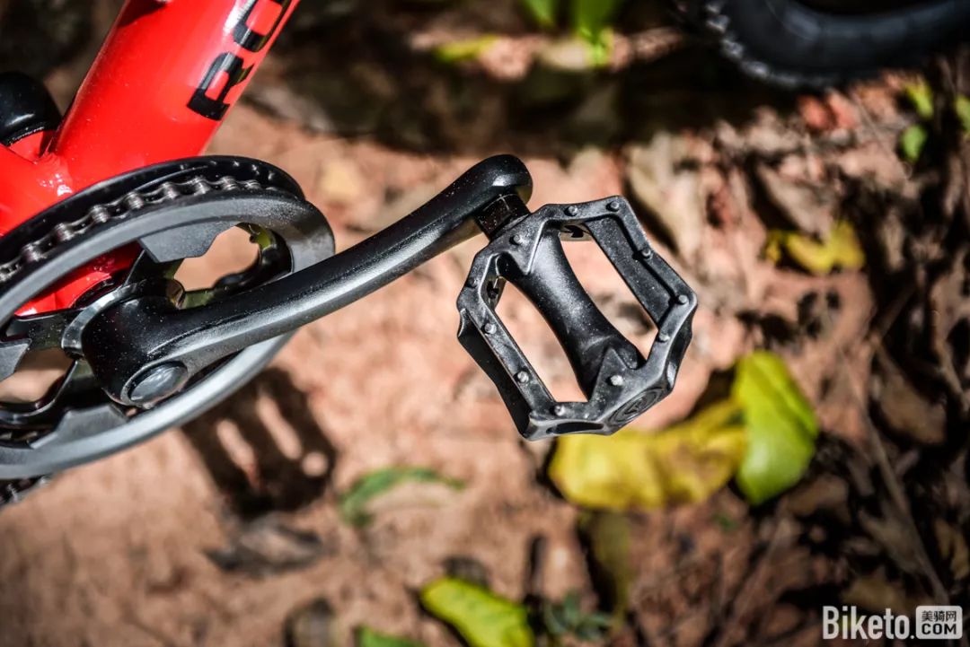 迪卡侬自行车btwin20寸,迪卡侬st900成人山地车测评