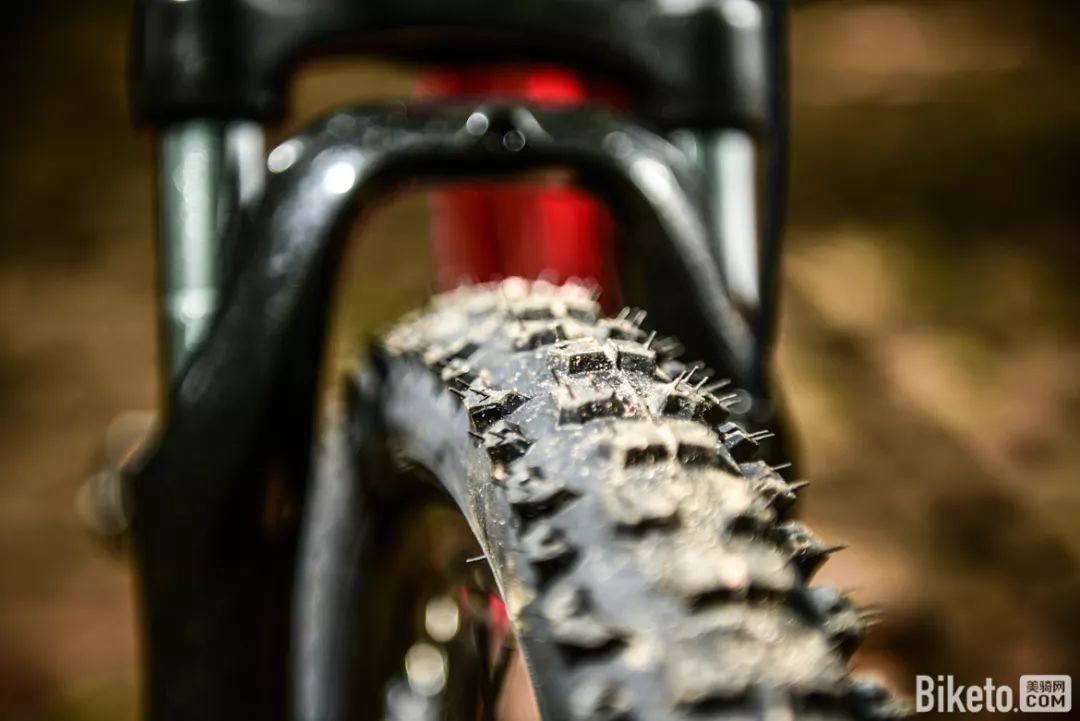 迪卡侬自行车btwin20寸,迪卡侬st900成人山地车测评