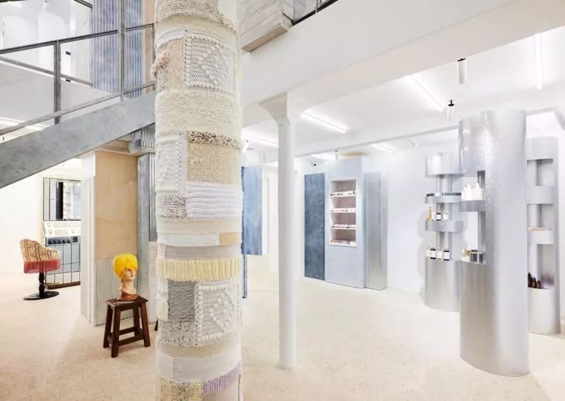 川久保玲全球首家美妆店,川久保玲精品服饰店