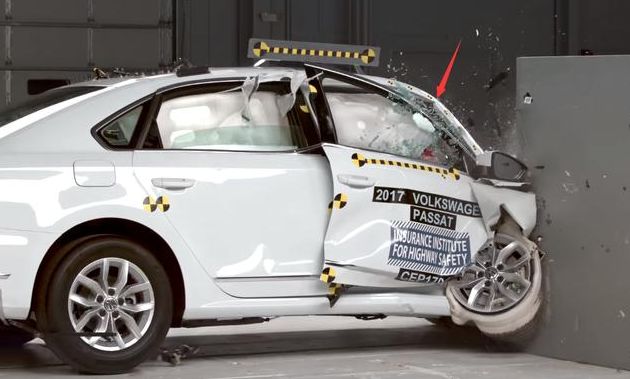 帕萨特a柱最新碰撞测试,帕萨特碰撞测试a柱断裂