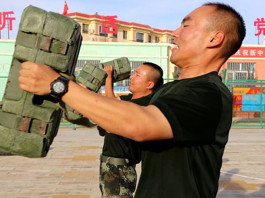 这样的体能训练你敢试试吗,这样的健身你能坚持多久