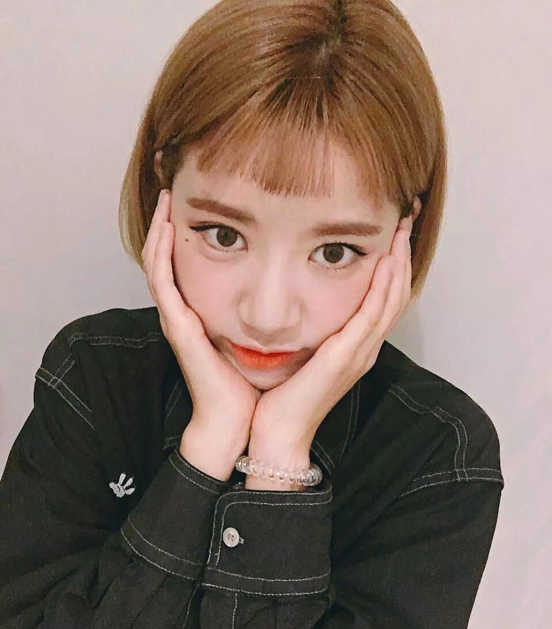 欧阳娜娜直刘海发型,欧阳娜娜齐刘海发型