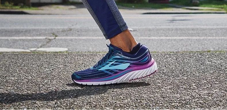 怎么选购回弹好的跑鞋,索康尼跑鞋选购攻略