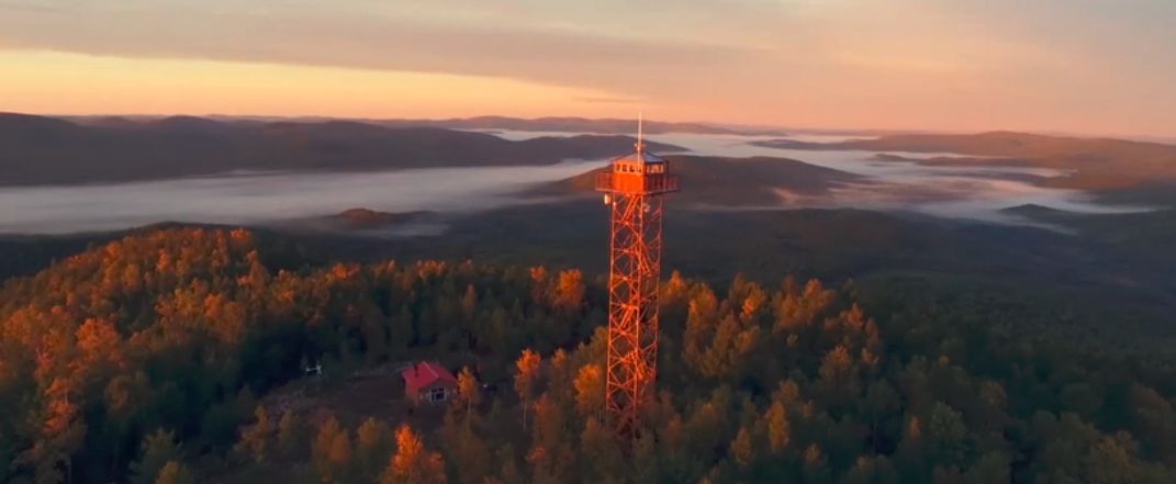 47号塔上的男人