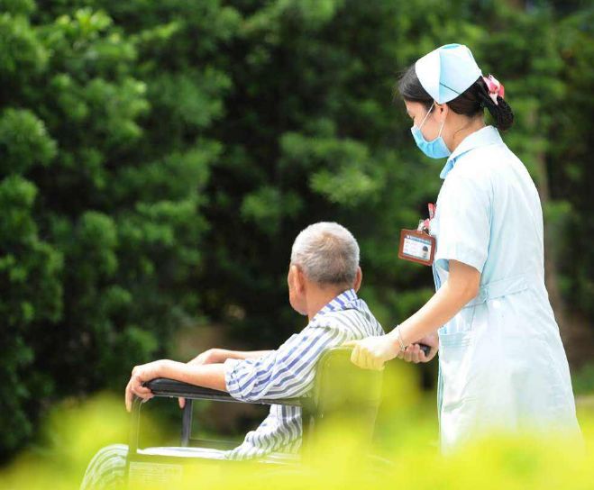 夜话调查丨不带手机一天心发慌，工作不在态势，总感觉少点啥，是说你吗？