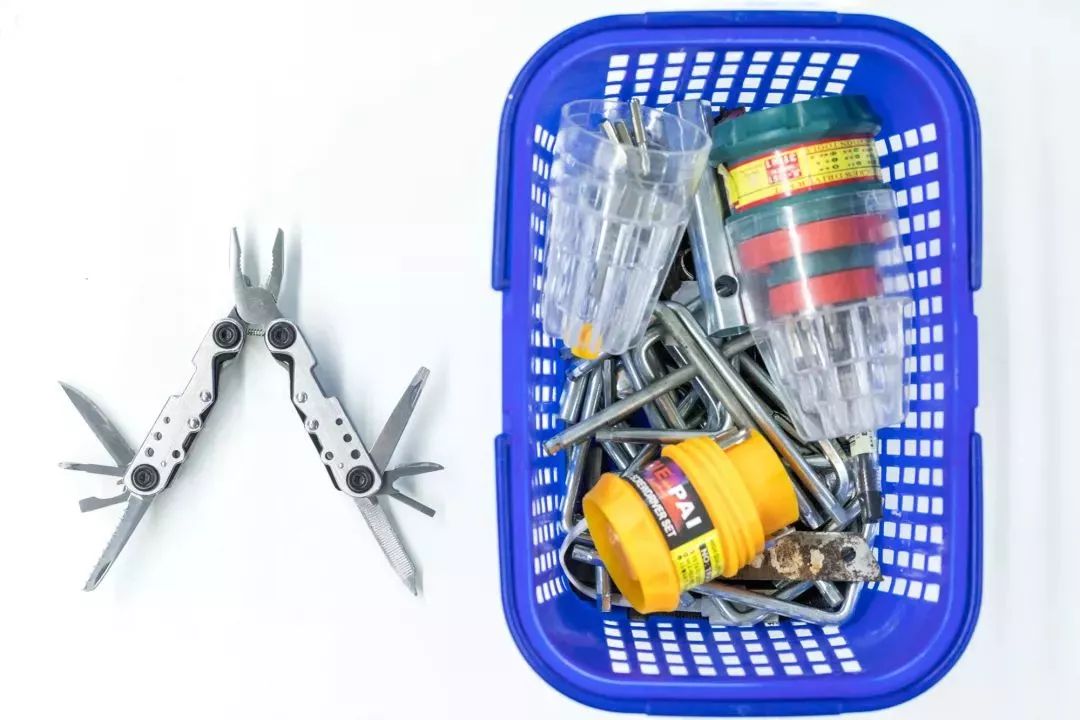 瑞士*刀军**算个屁！能顶半个工具箱的男人掌心玩物，竟有10种用途