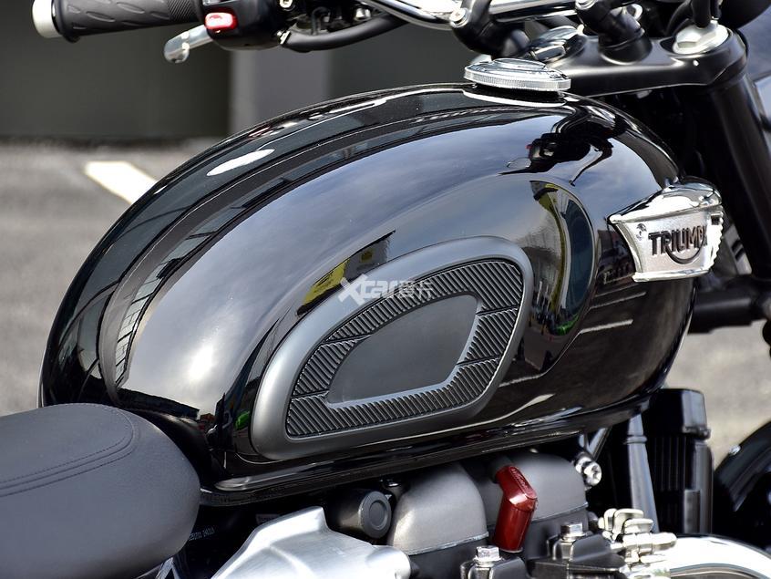 都是英伦范你愿意买日产W800还是泰产T100