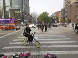 夜话调查丨不带手机一天心发慌，工作不在态势，总感觉少点啥，是说你吗？