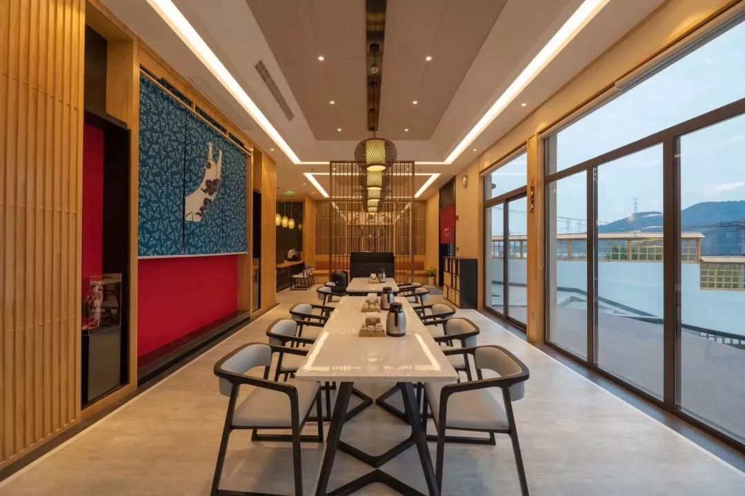 自驾游12个人住民宿,住200左右民宿3天1500左右