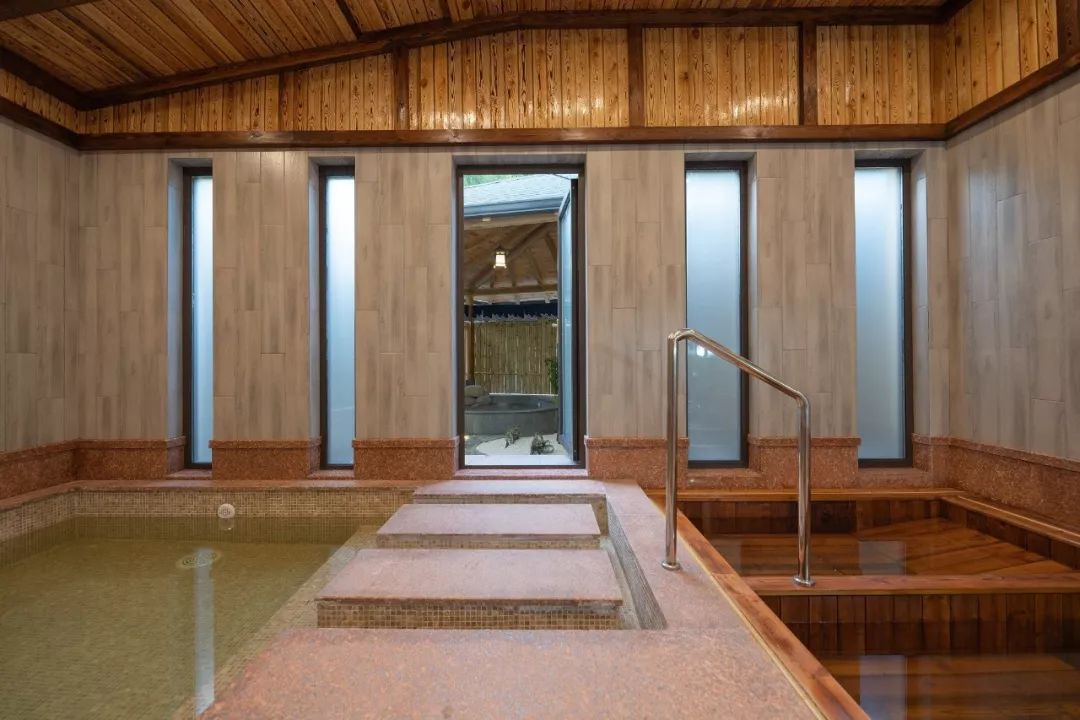 自驾游12个人住民宿,住200左右民宿3天1500左右