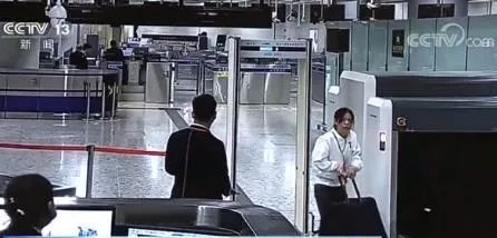 *私走**3.2亿元奢侈品，年轻夫妻开劳斯莱斯住高档小区，如今被抓