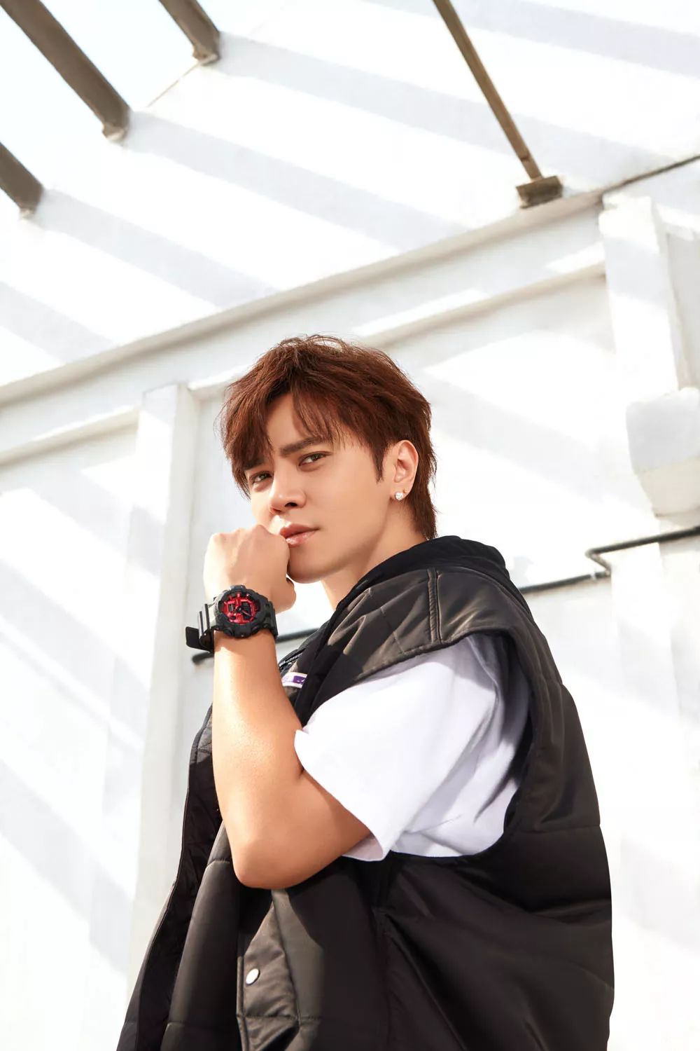 鎷ユ湁鏃犳暟鐞冮瀷,鍧愭嫢涓婁嚎鏄庢槦鐞冮瀷鐨勪汉